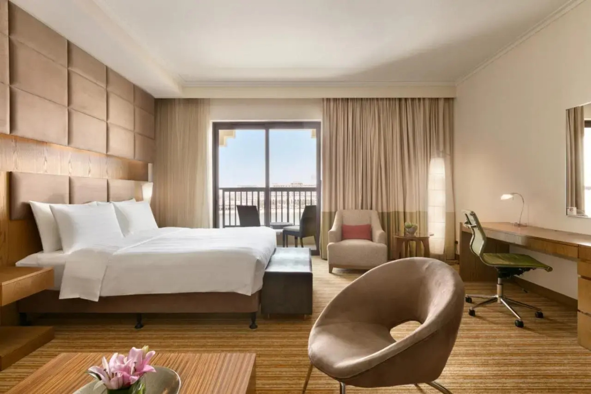 Traders Hotel, Qaryat Al Beri