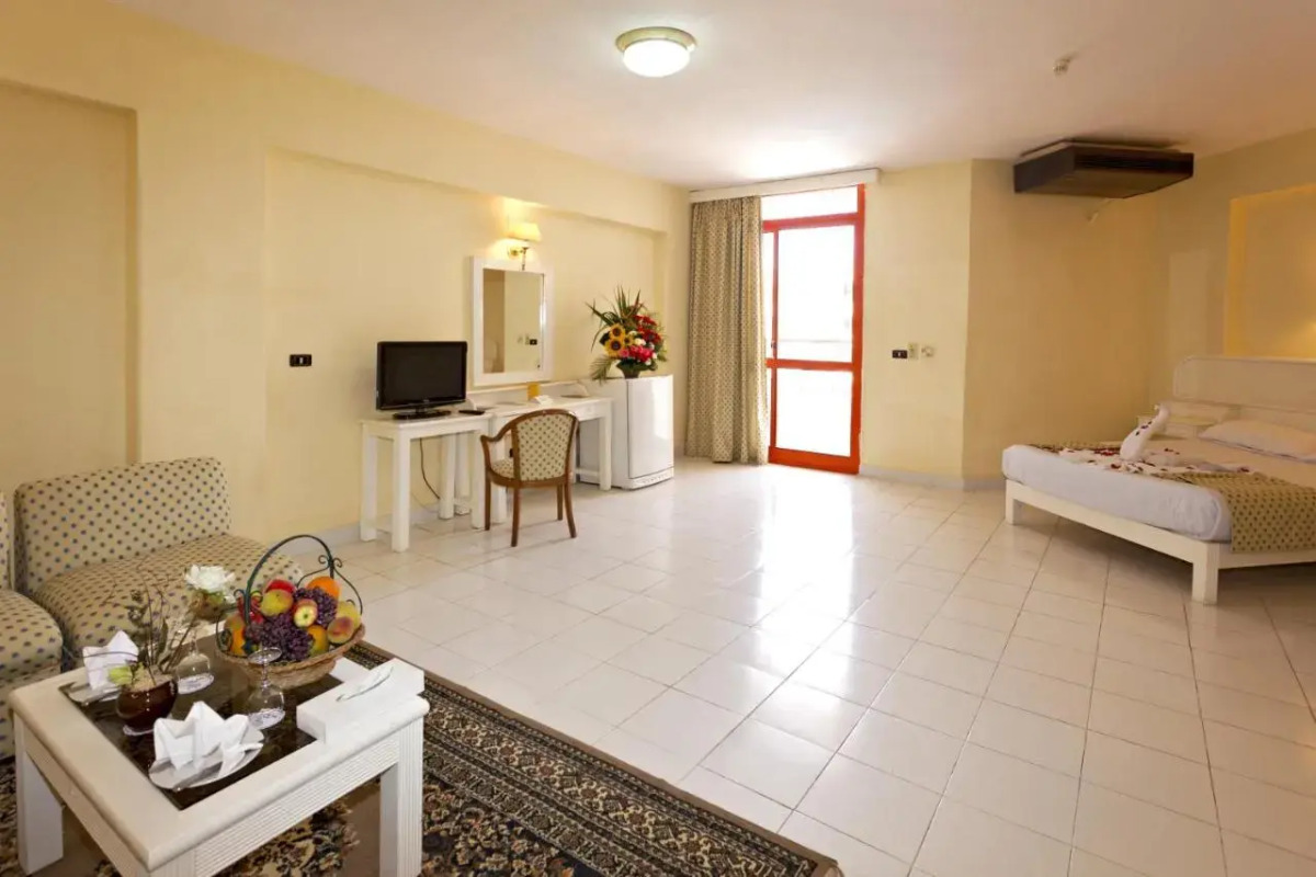 Отель Empire Aqua Park