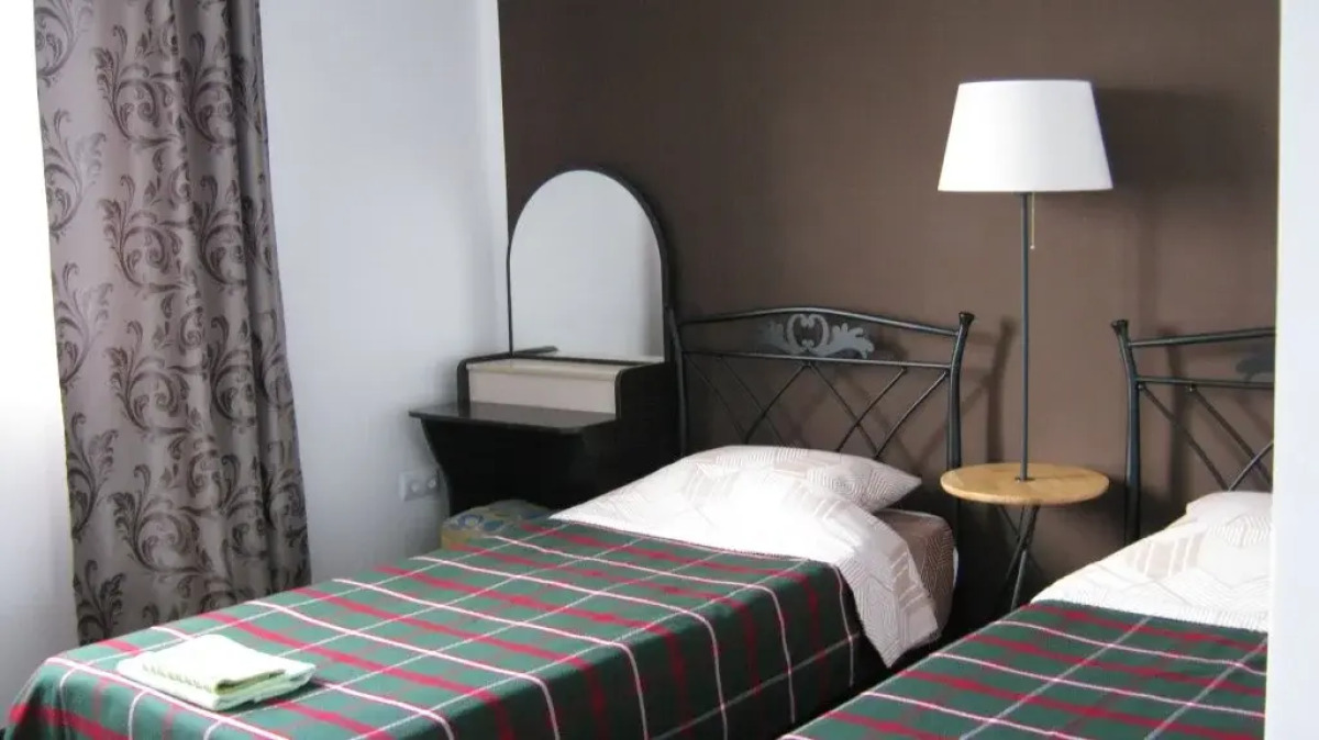 Chernoe More Guest House