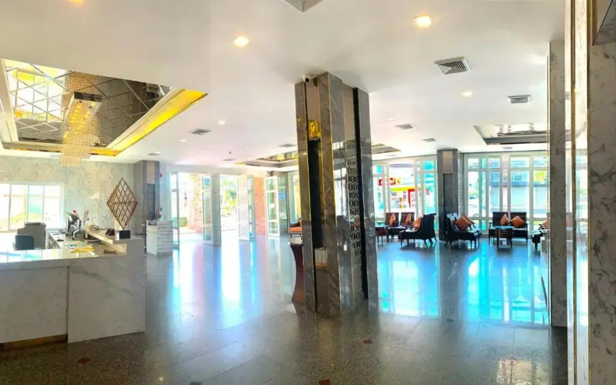 Отель Crystal Palace Pattaya
