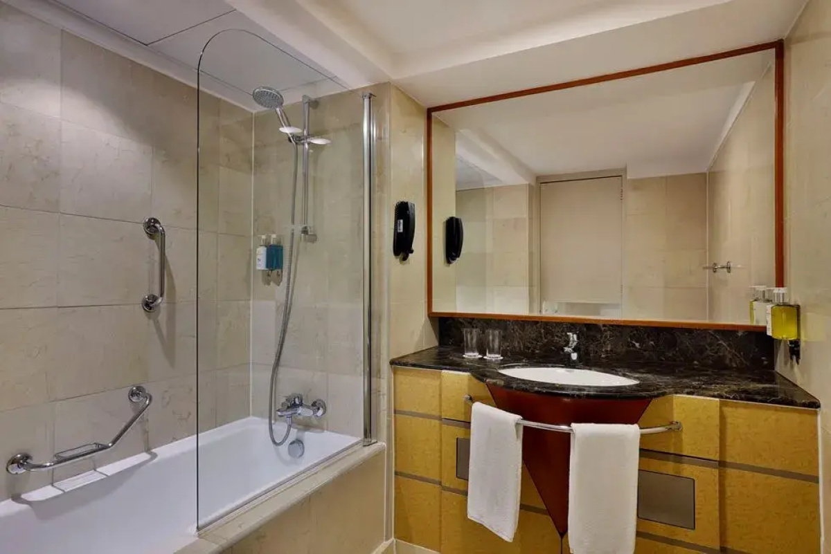 Queen Elizabeth 2 Hotel by Accor