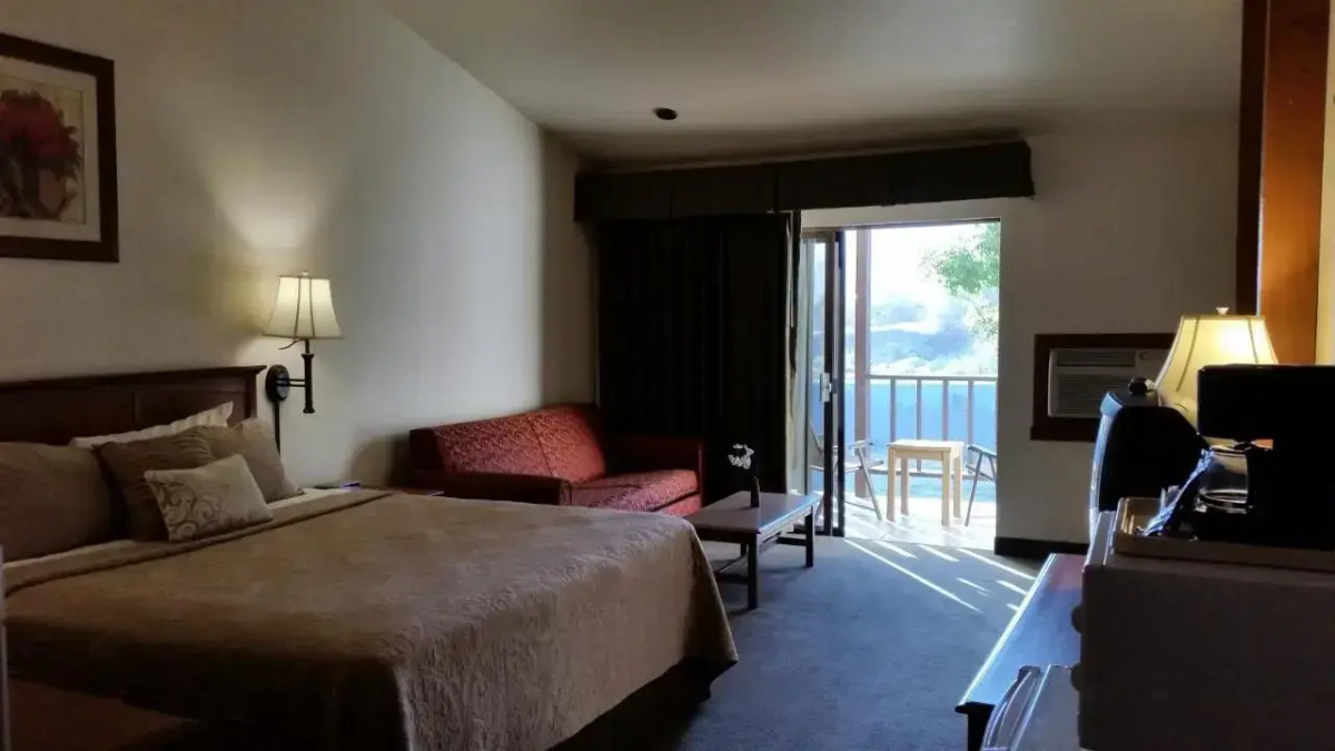 Western Holiday Lodge Three Rivers