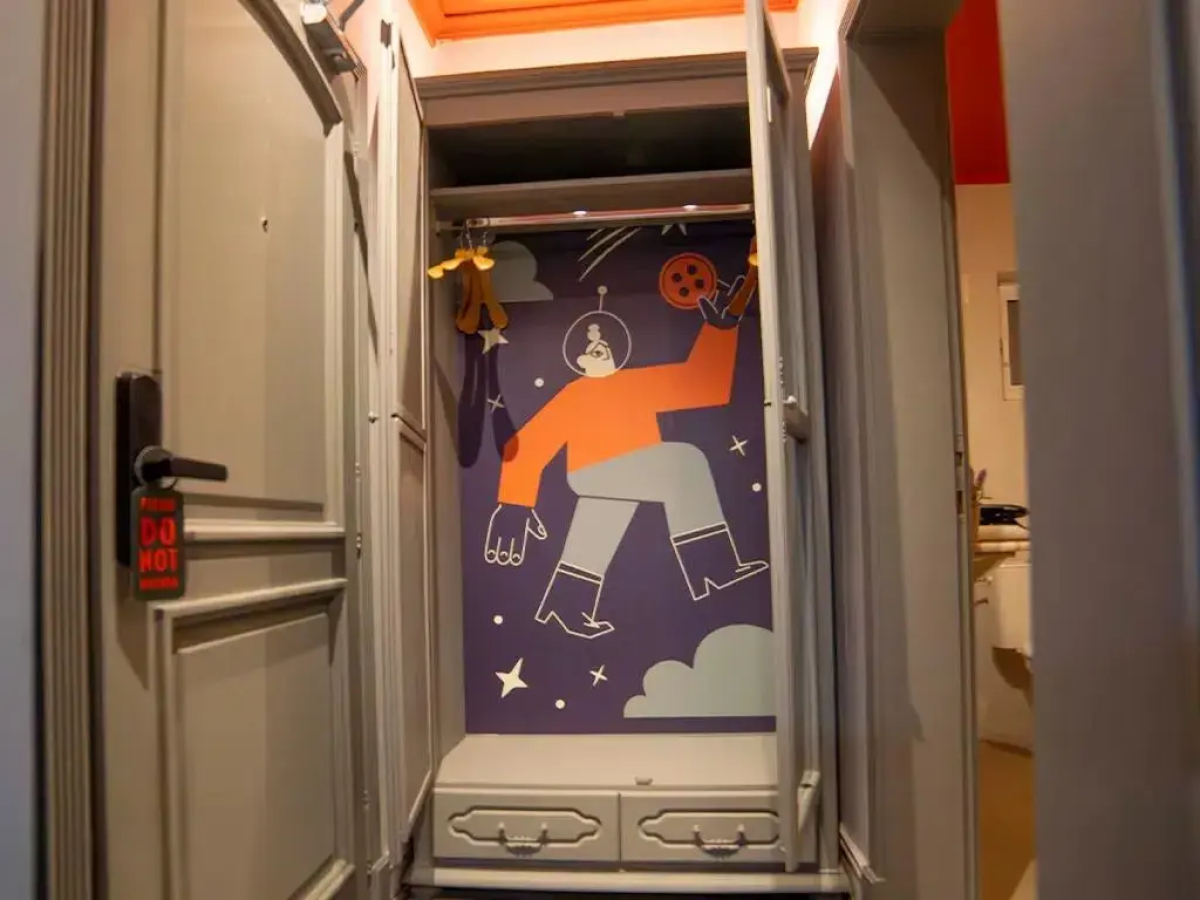 Introvert Maria Luisa