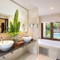 Legian Beach Hotel