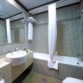 Time Oak Hotel & Suites