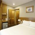 Maple Hotel & Apartment