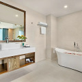 Yarra Ocean Suite Danang