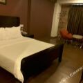 Crossroads Hotel