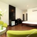 Crossroads Hotel