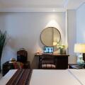 Au Lac Legend Hotel