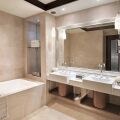 The Ritz-Carlton Abu Dhabi, Grand Canal