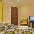 Penarak Bamboo Beach Motel