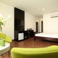 Crossroads Hotel