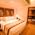 Earl's Regent Hotel