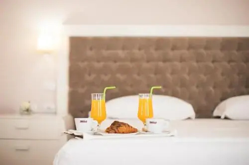Photo - Royal Hill Hotel