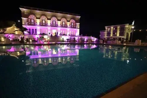 Photo - Royal Hill Hotel