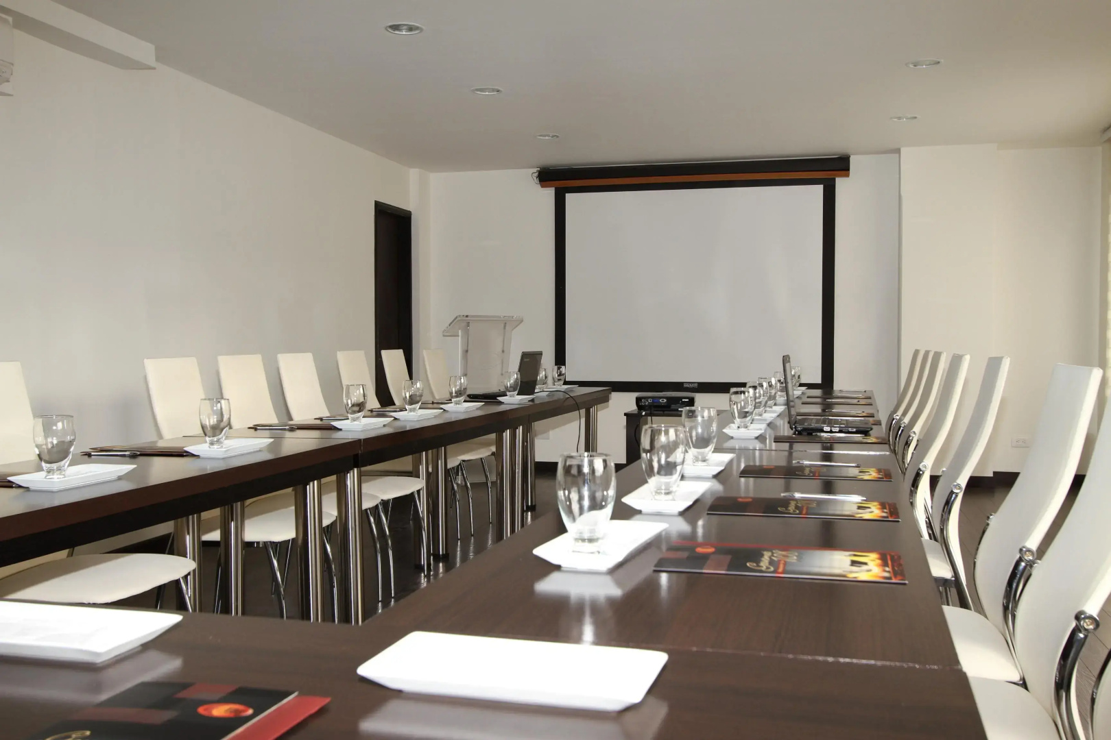 Photo - Hotel Suites 108
