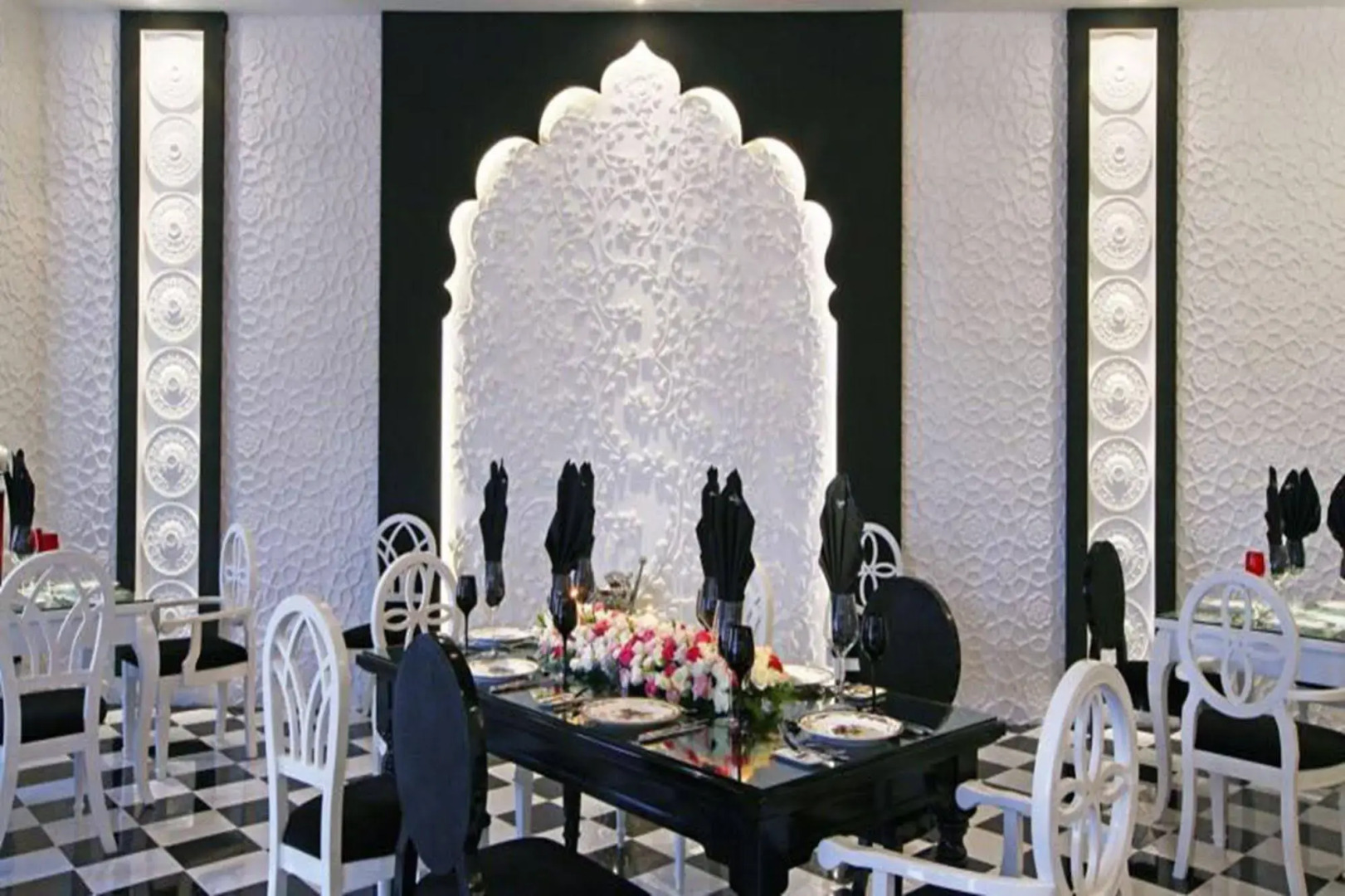 Photo - Chloe Gallery