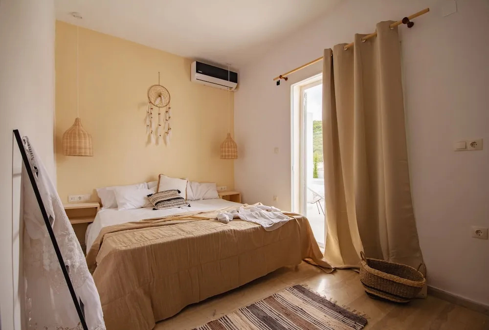 Photo - BOHOTEL Messonghi - Designer's Hotel