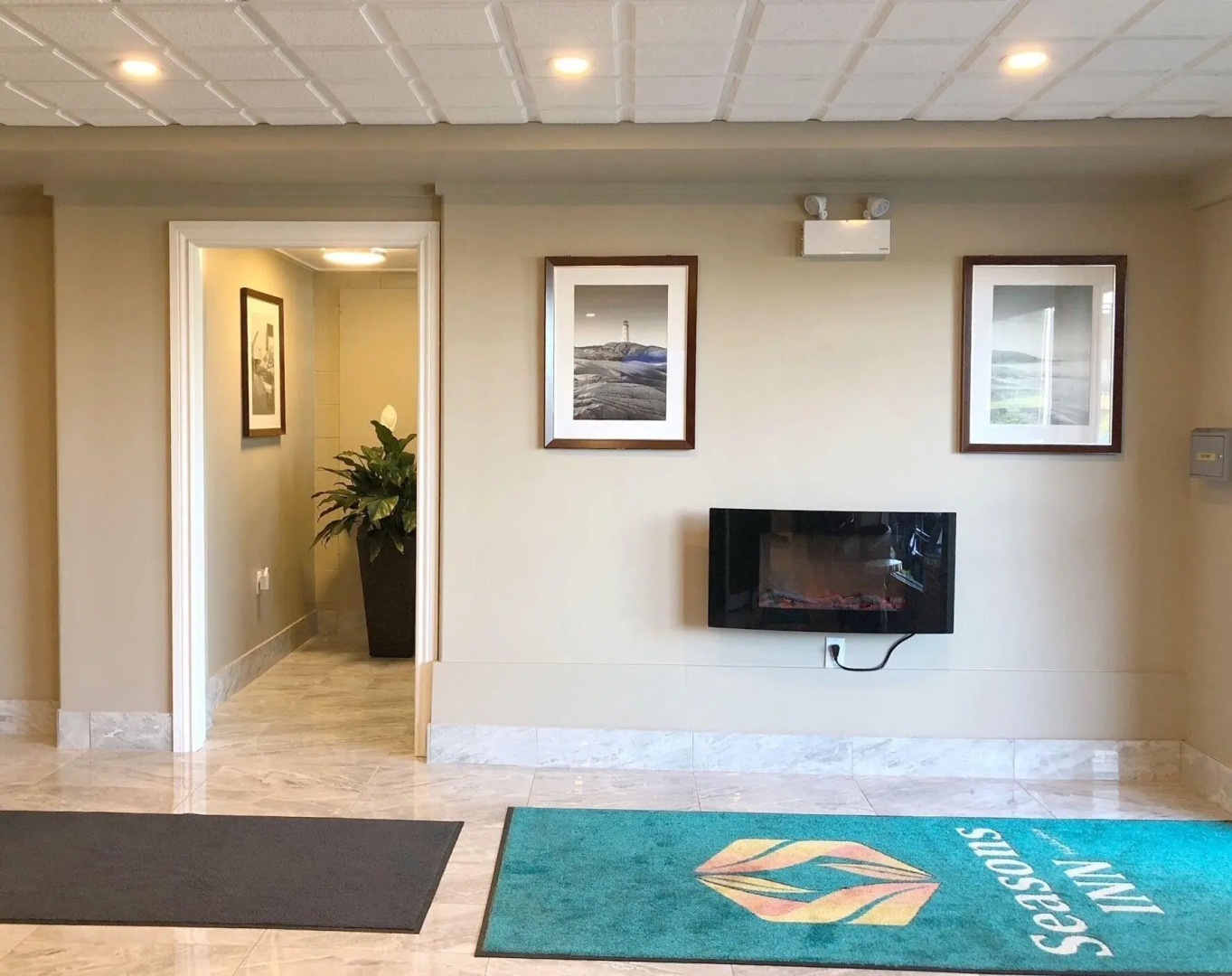 Photo - Seasons Inn Halifax