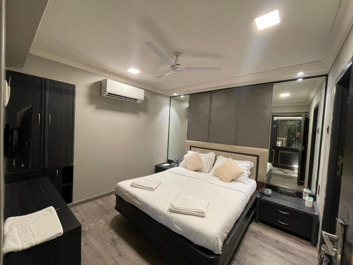 Photo - Gulf Hotel Colaba