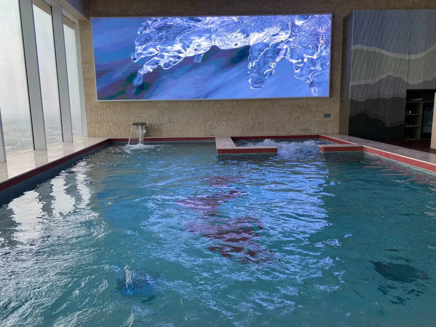 Photo - The Bentley Luxury Hotel and Suites
