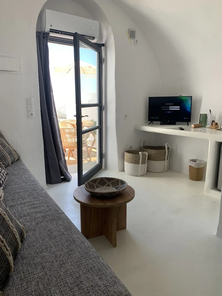 Photo - White Curves Santorini