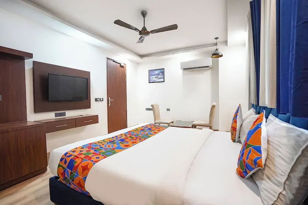 Foto - FabHotel Golden Eye Inn - Nehru Place Market