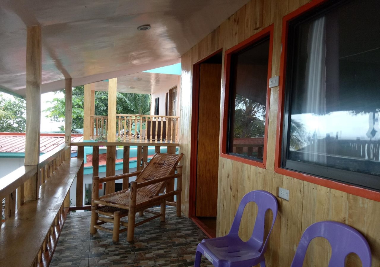 SmallFry's Beach Resort