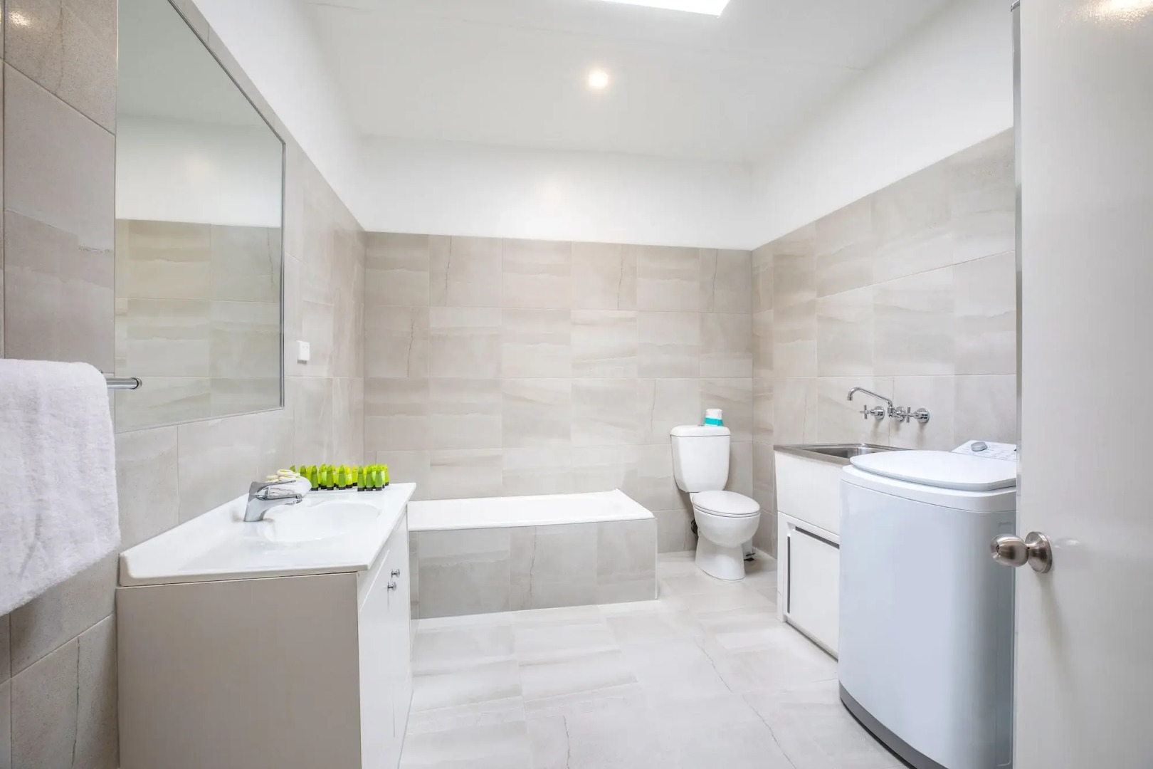 Photo - Nightcap at Coolaroo Hotel