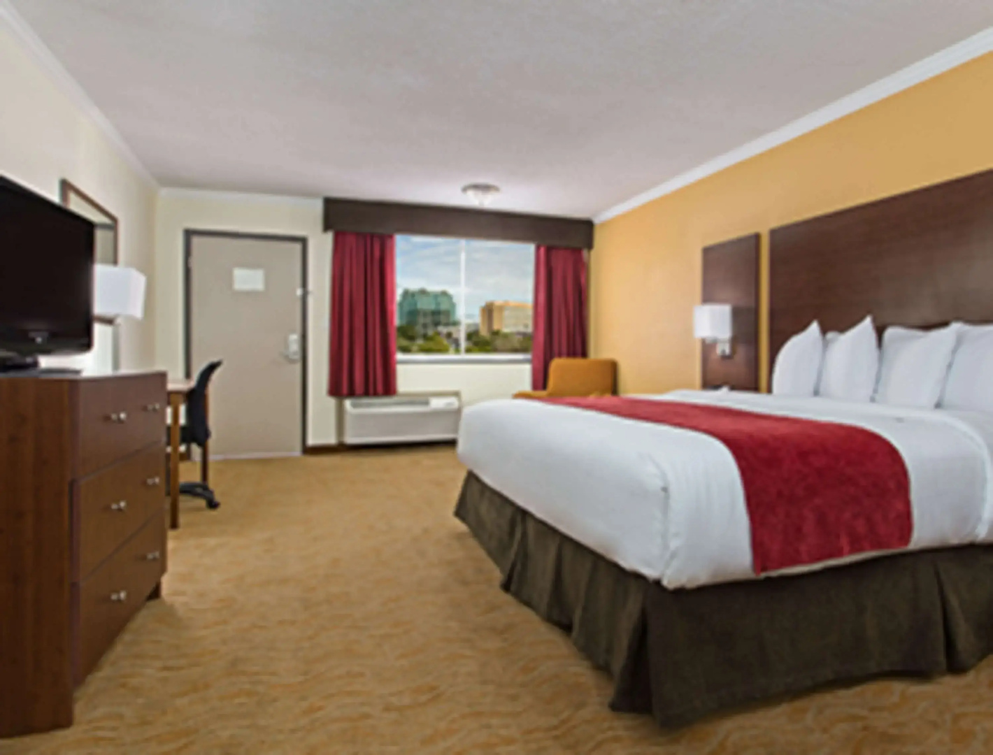 Foto - Ramada by Wyndham Tampa Westshore Airport South