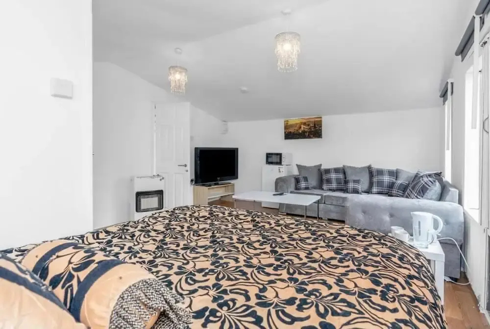 Photo - Edinburgh Guest Room