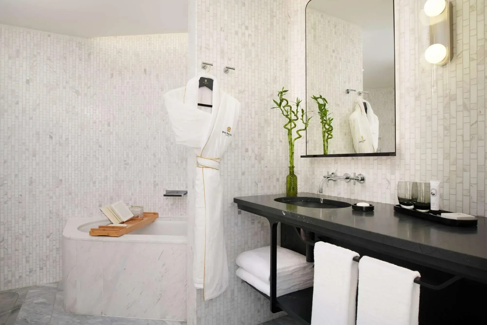 Photo - Pan Pacific London