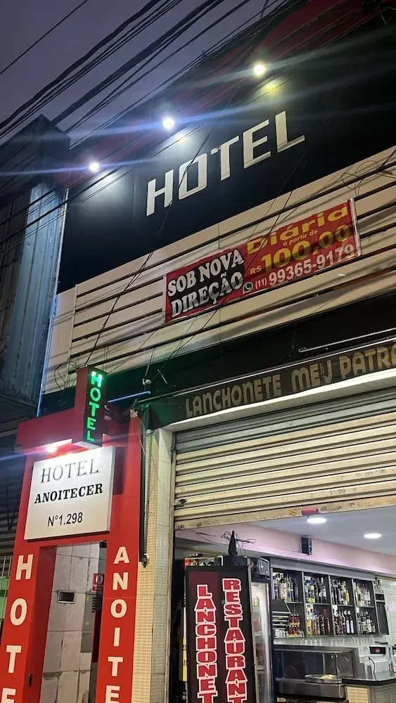 Foto - Hotel anoitecer - Rodoviária Tietê, Anhembi, Expo Center