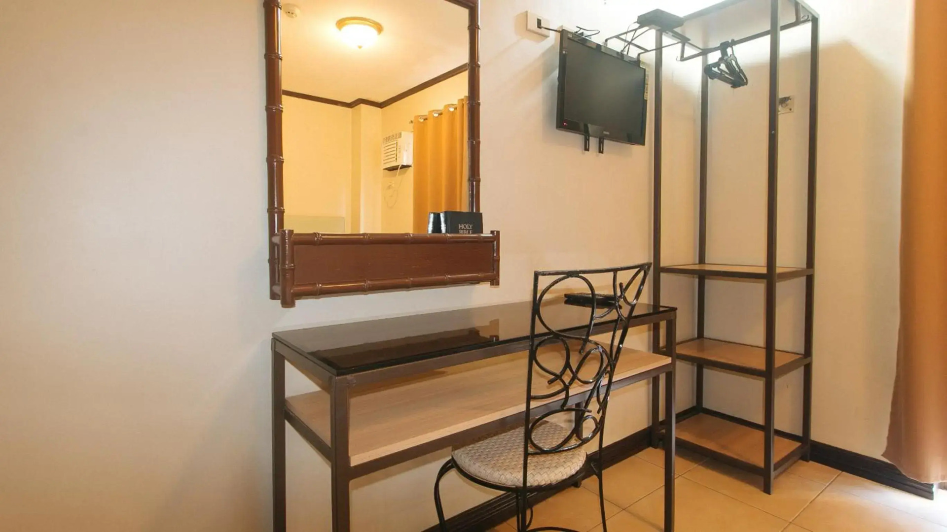 Photo - RedDoorz Plus New Era Budget Hotel Mabolo former RedDoorz near Landers Superstore Cebu City