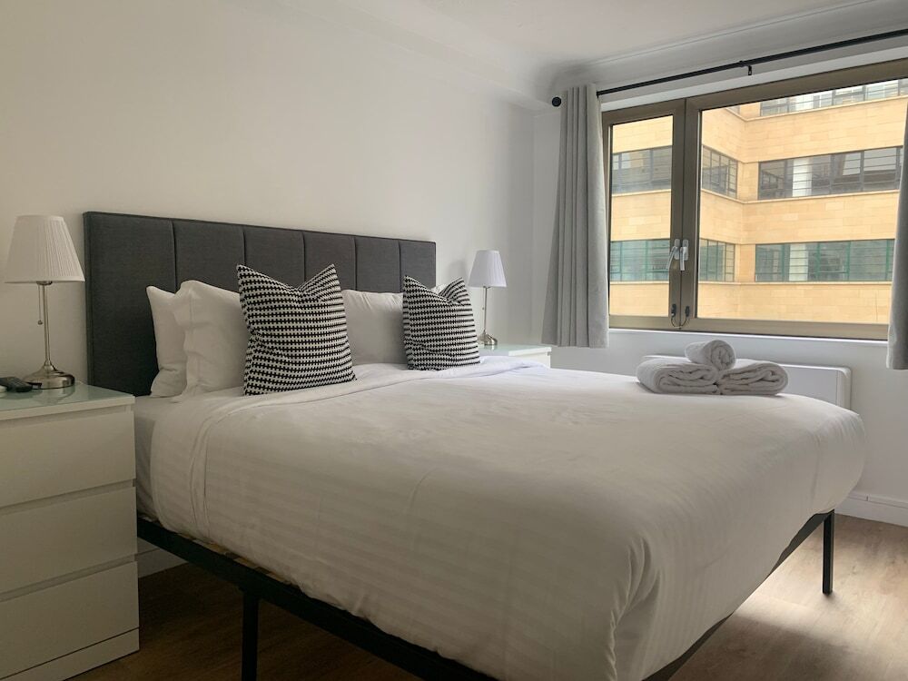 Photo - Marlyn Lodge – City of London
