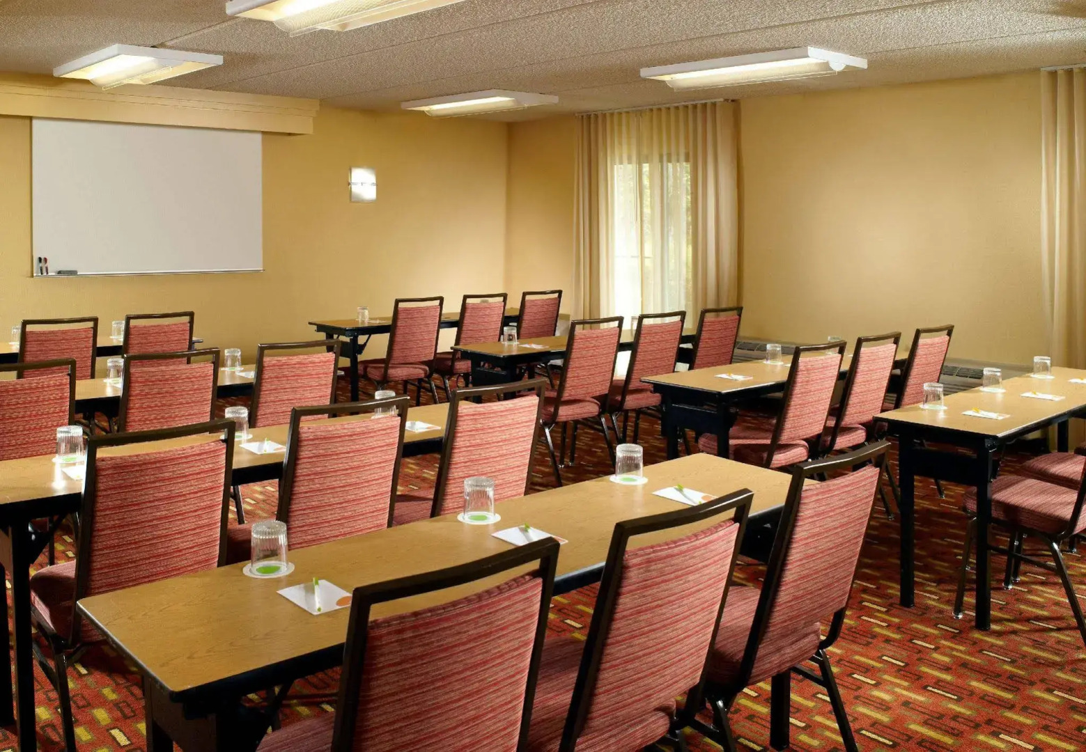 Photo - Courtyard by Marriott Savannah Midtown