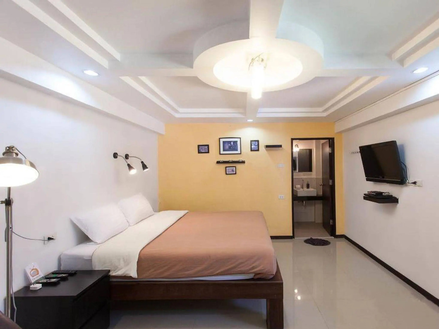 Photo - The Reef Hotel & Studios