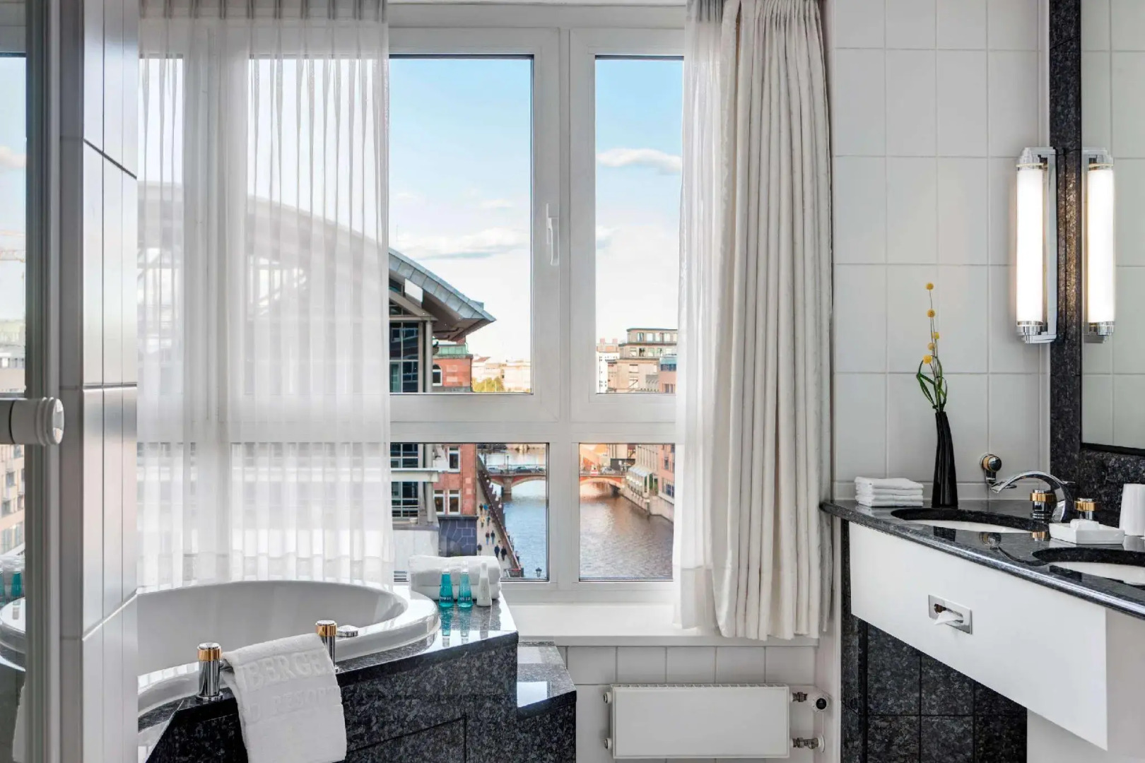 Foto - Steigenberger Hotel Hamburg