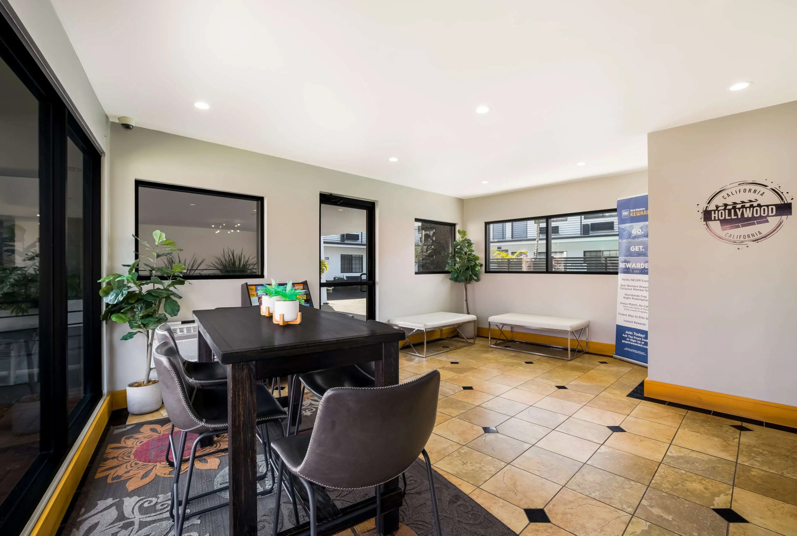 Foto - Sunset West Hotel, SureStay Collection By Best Western