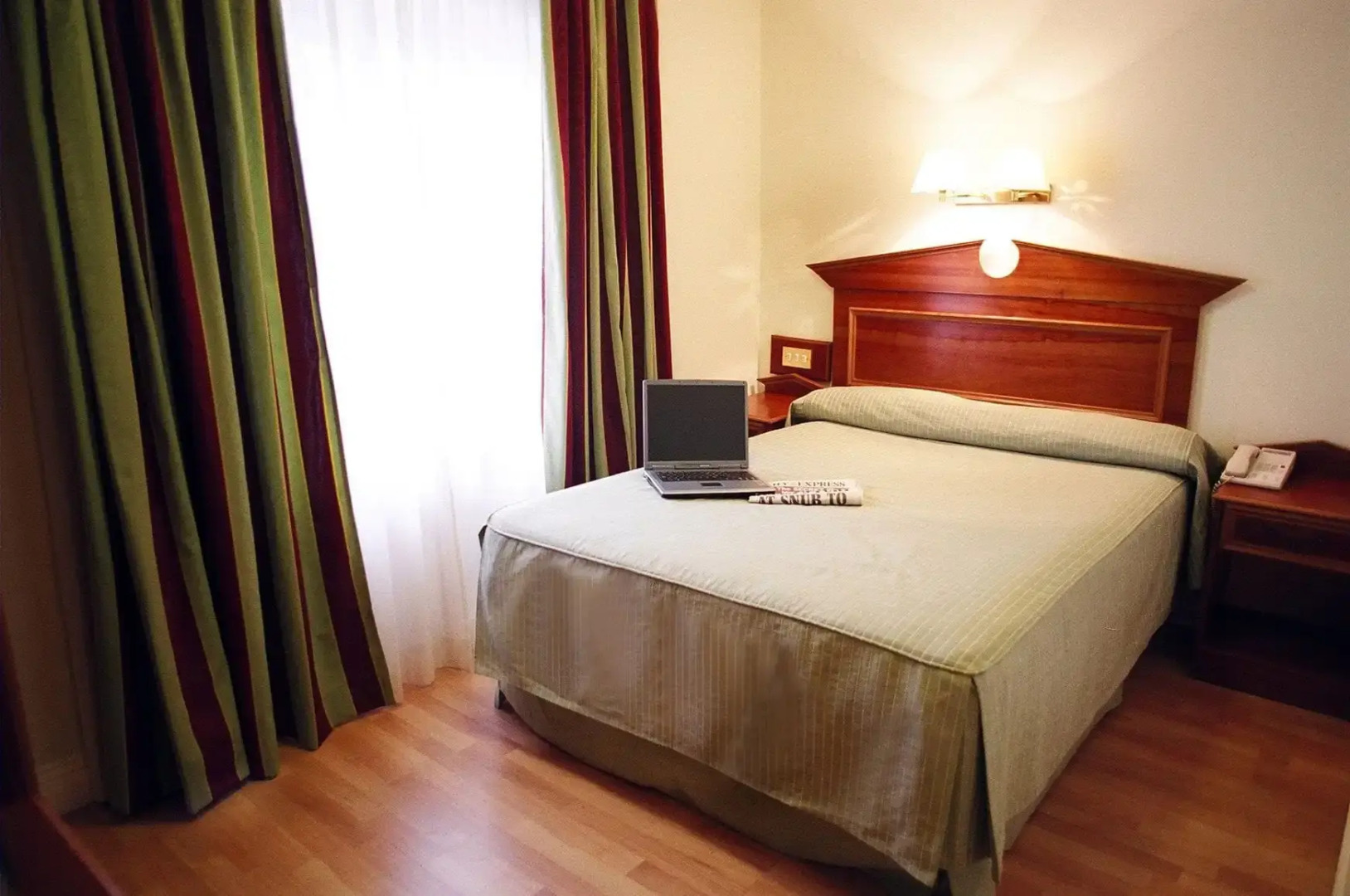 Photo - Royal Eagle Hotel