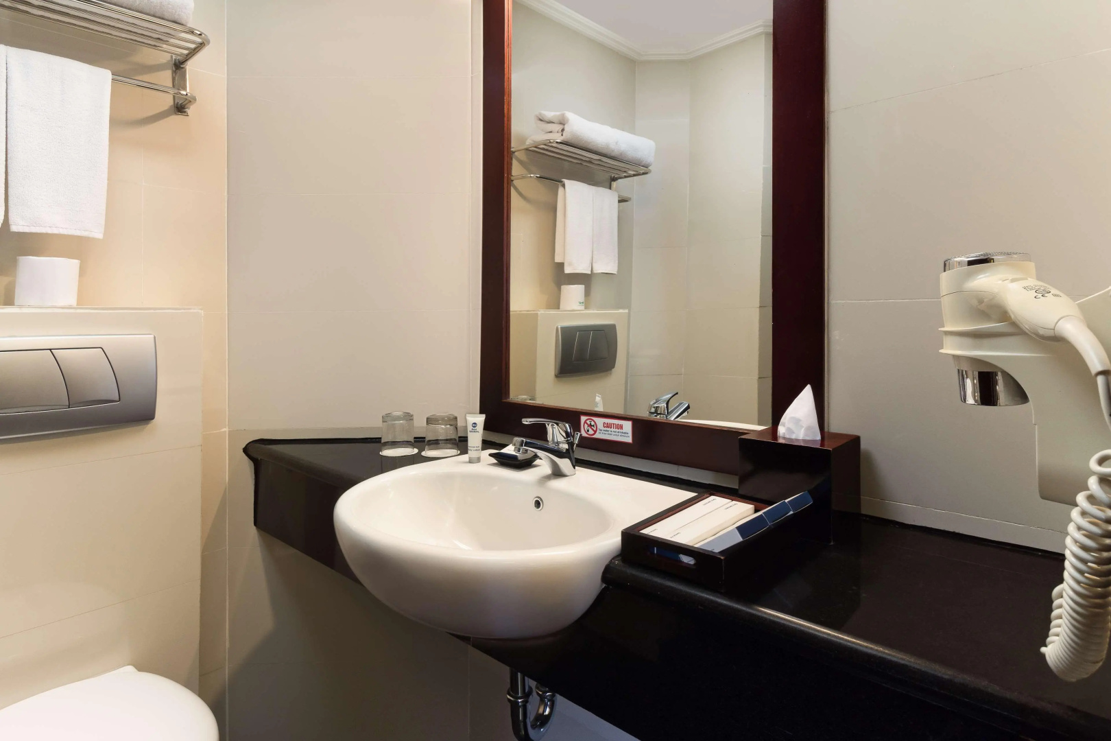 Foto - Best Western Mangga Dua Hotel and Residence