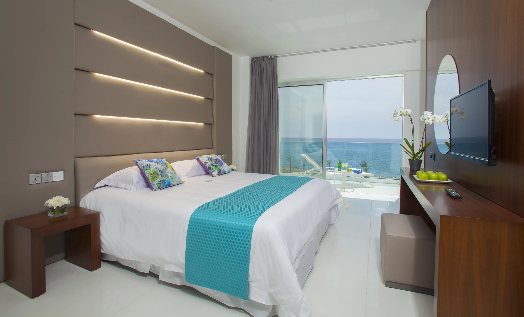 Photo - King Evelthon Beach Hotel & Resort