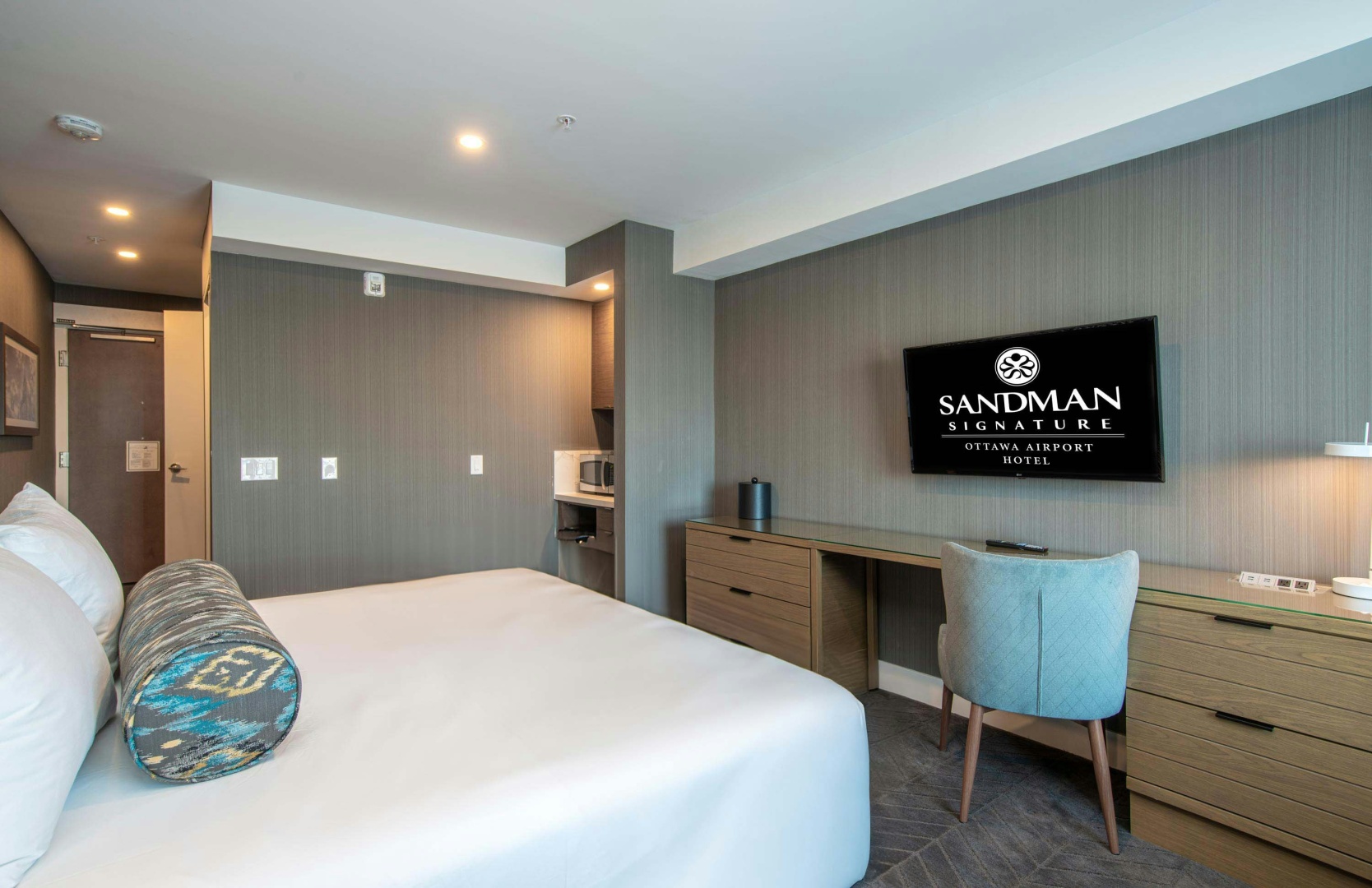 Photo - Sandman Signature Ottawa Airport Hotel