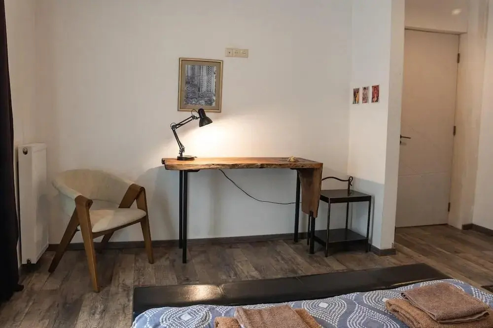 Photo - Korte Hotel Sleeps 14 with Courtyard