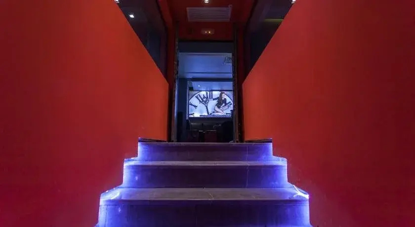Photo - Business Hotel
