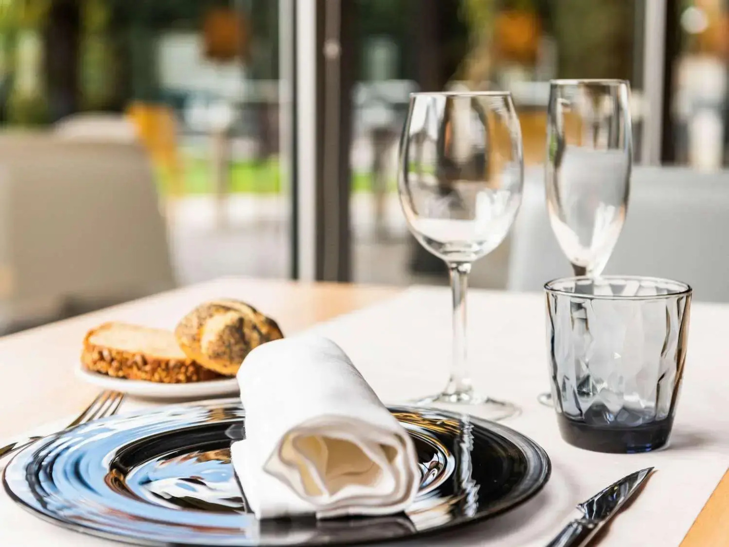 Photo - Towers Rotana - Dubai