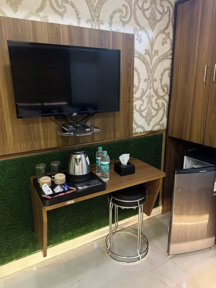 Photo - Hotel Ashyana - Near To Grant Road Station Mumbai