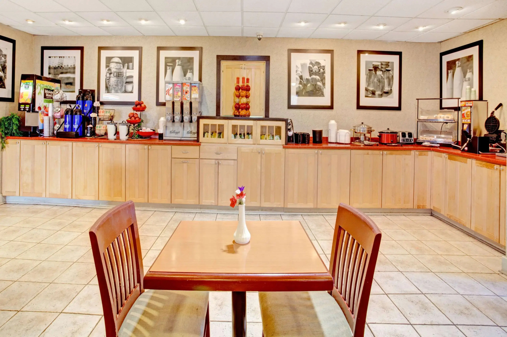 Photo - Ramada by Wyndham Tampa Airport Westshore