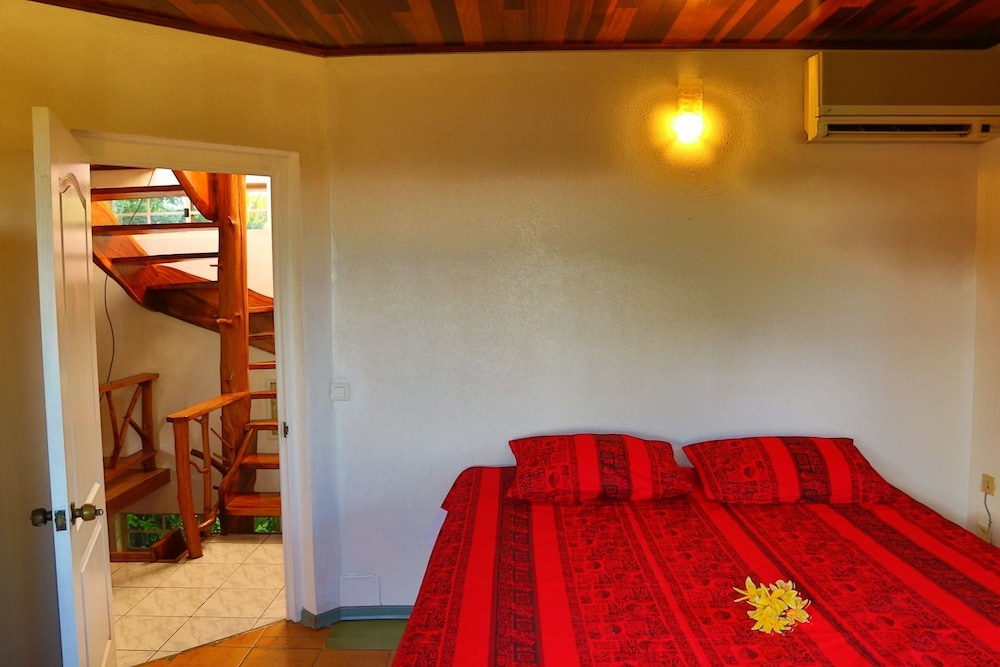 Hana Iti Beach House